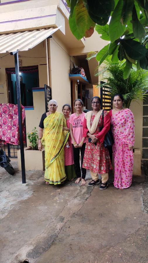 Vinayaka Homestay هامبي المظهر الخارجي الصورة