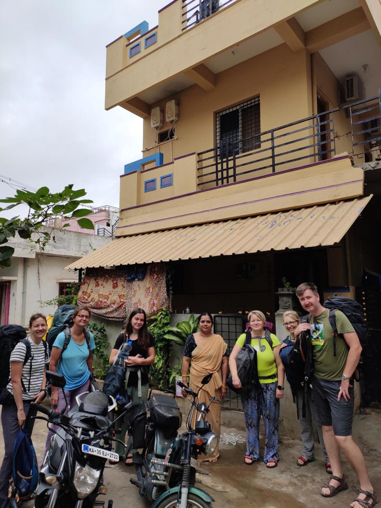 Vinayaka Homestay هامبي المظهر الخارجي الصورة