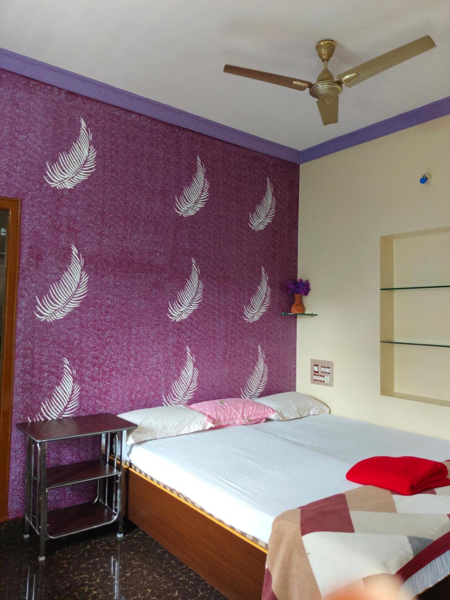 Vinayaka Homestay هامبي المظهر الخارجي الصورة